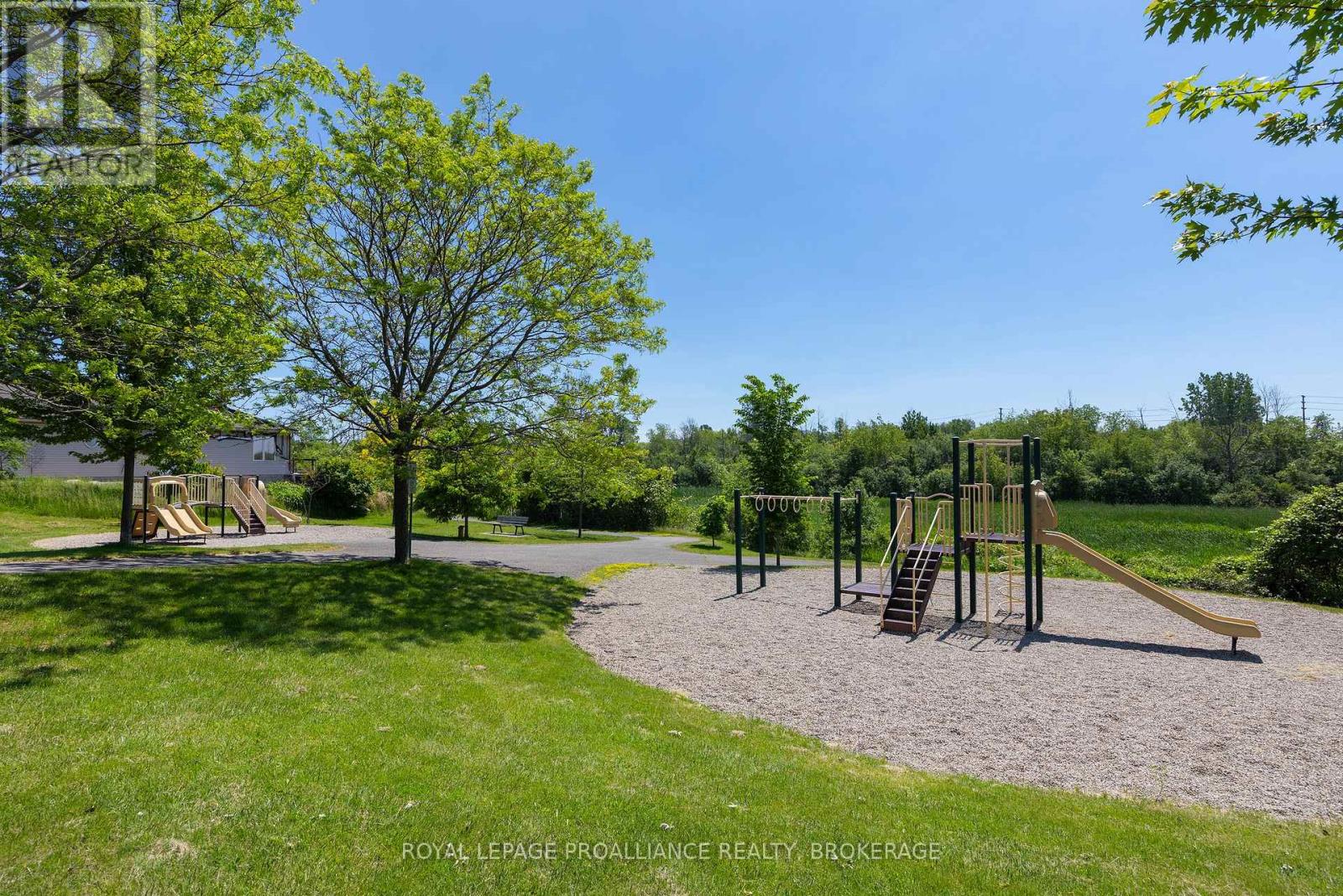 416 DOLSHIRE STREET - 13
