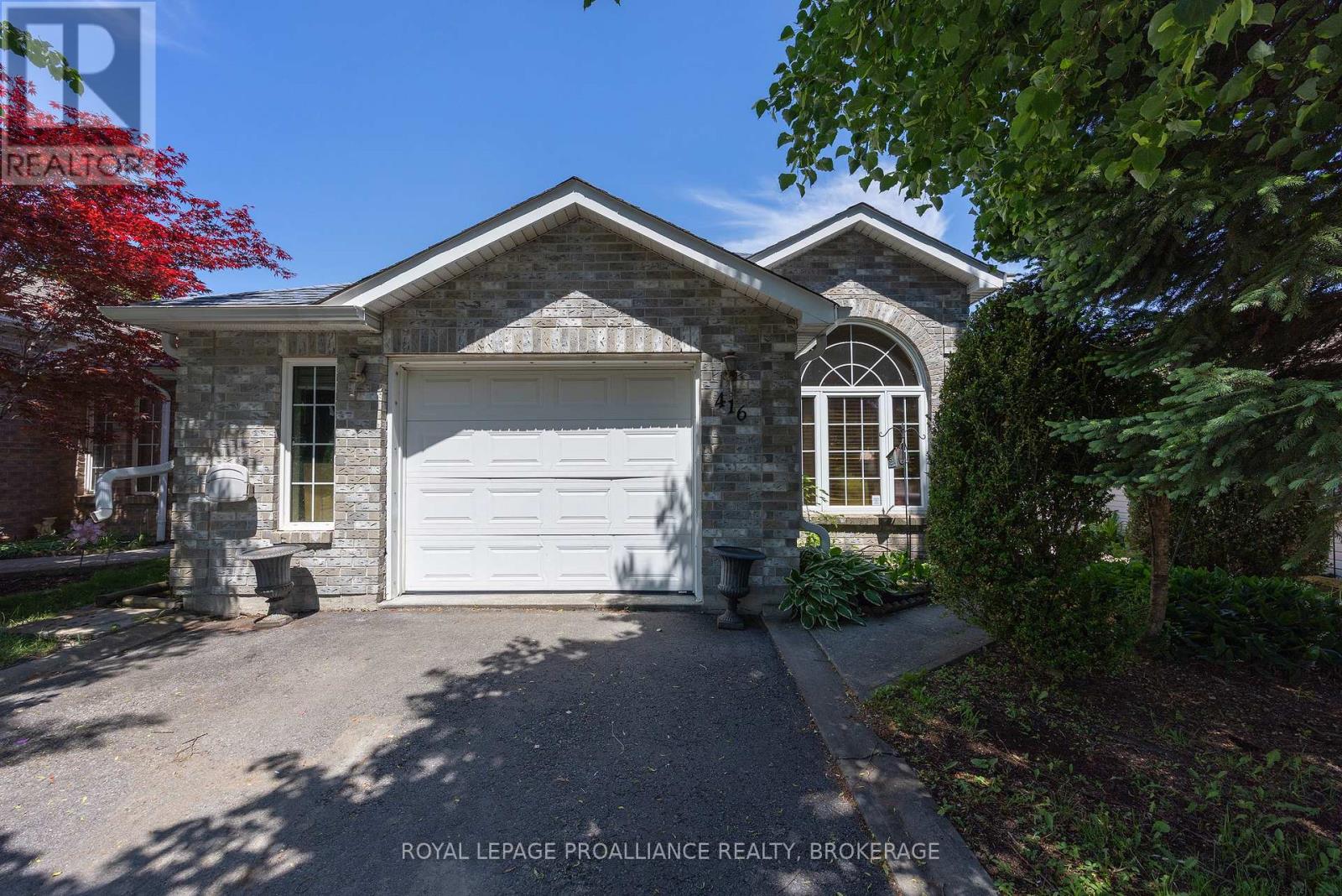 416 DOLSHIRE STREET - 2