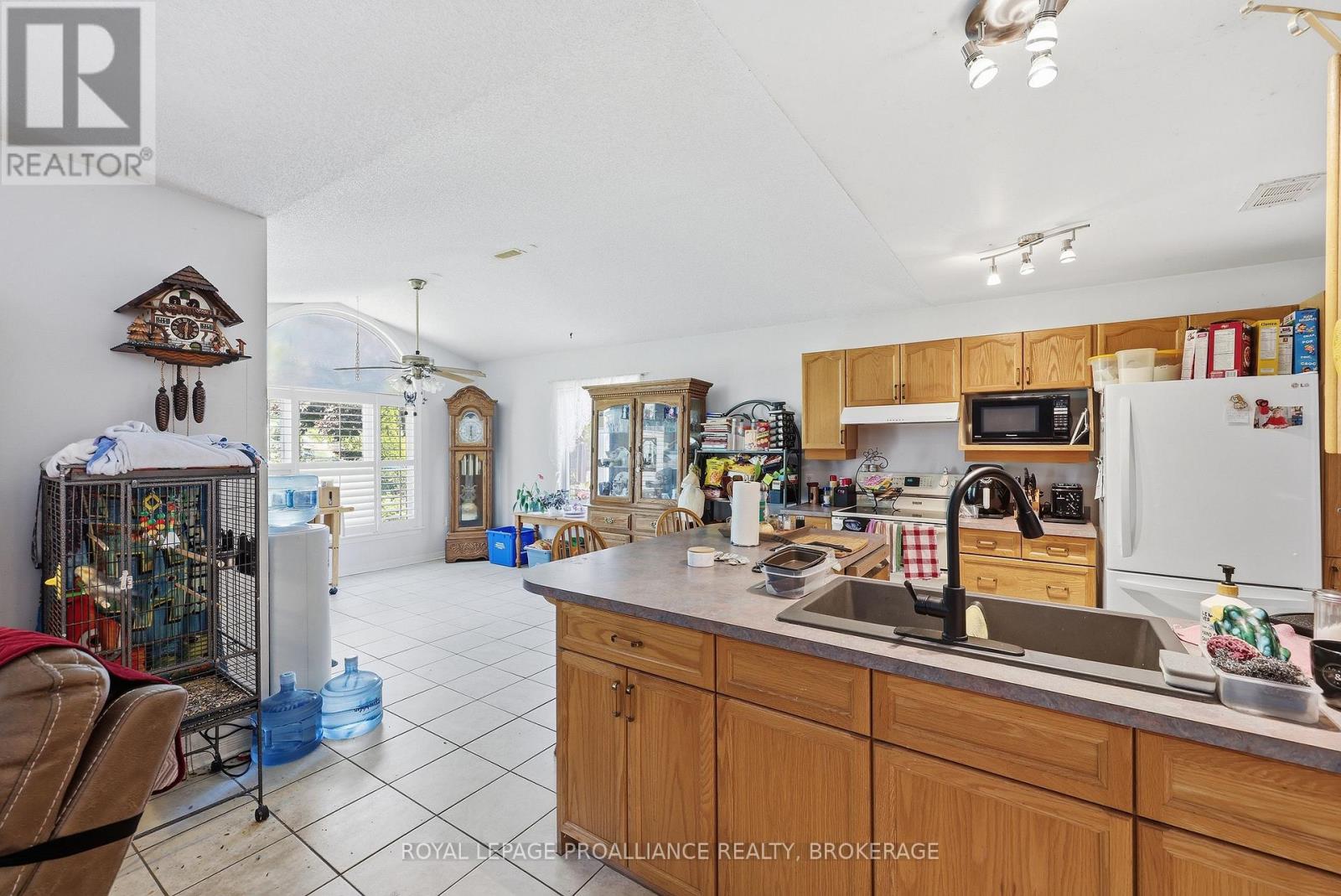 416 DOLSHIRE STREET - 20