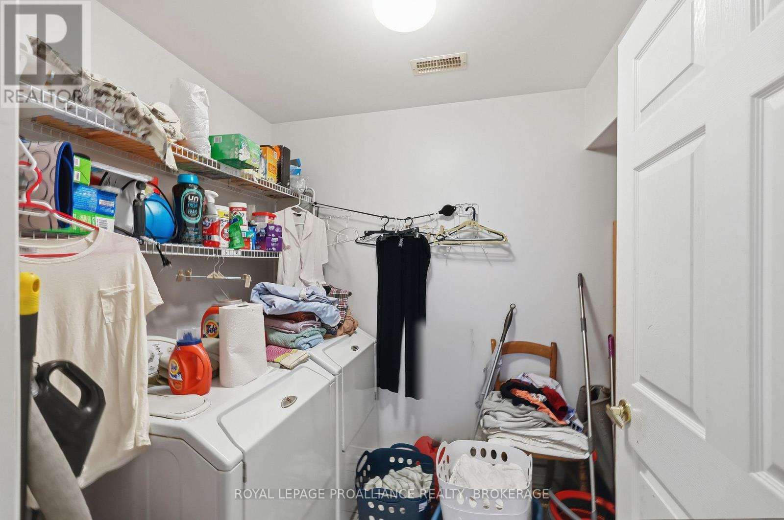 416 DOLSHIRE STREET - 31