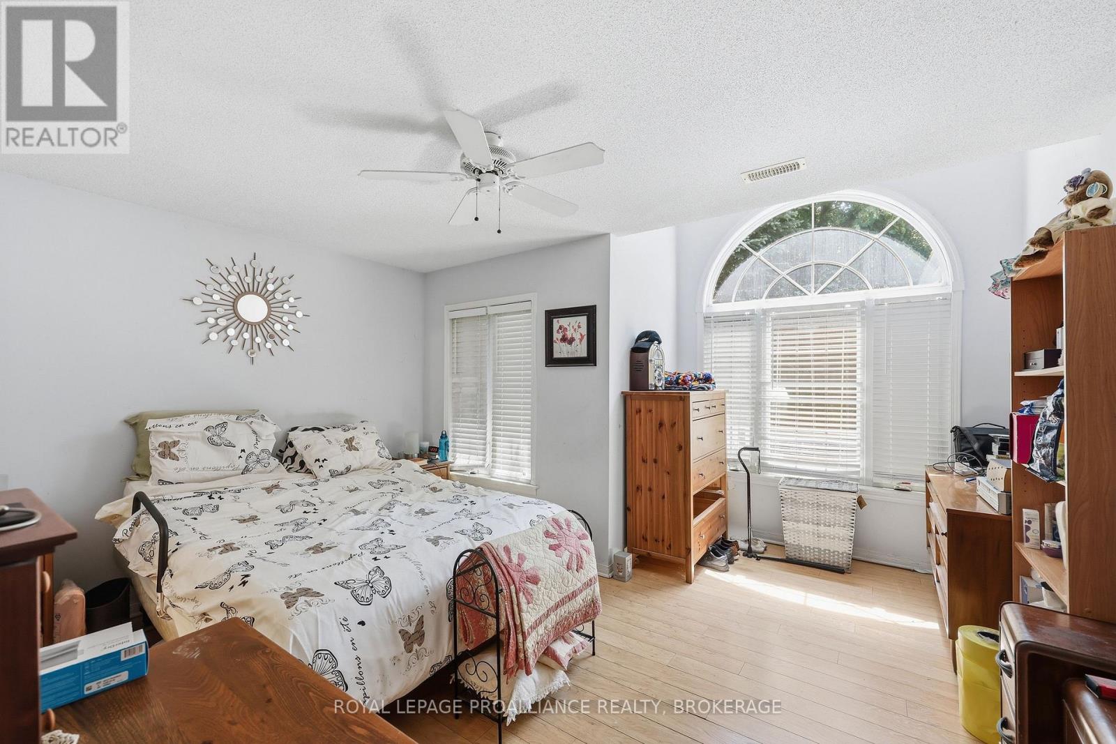 416 DOLSHIRE STREET - 32