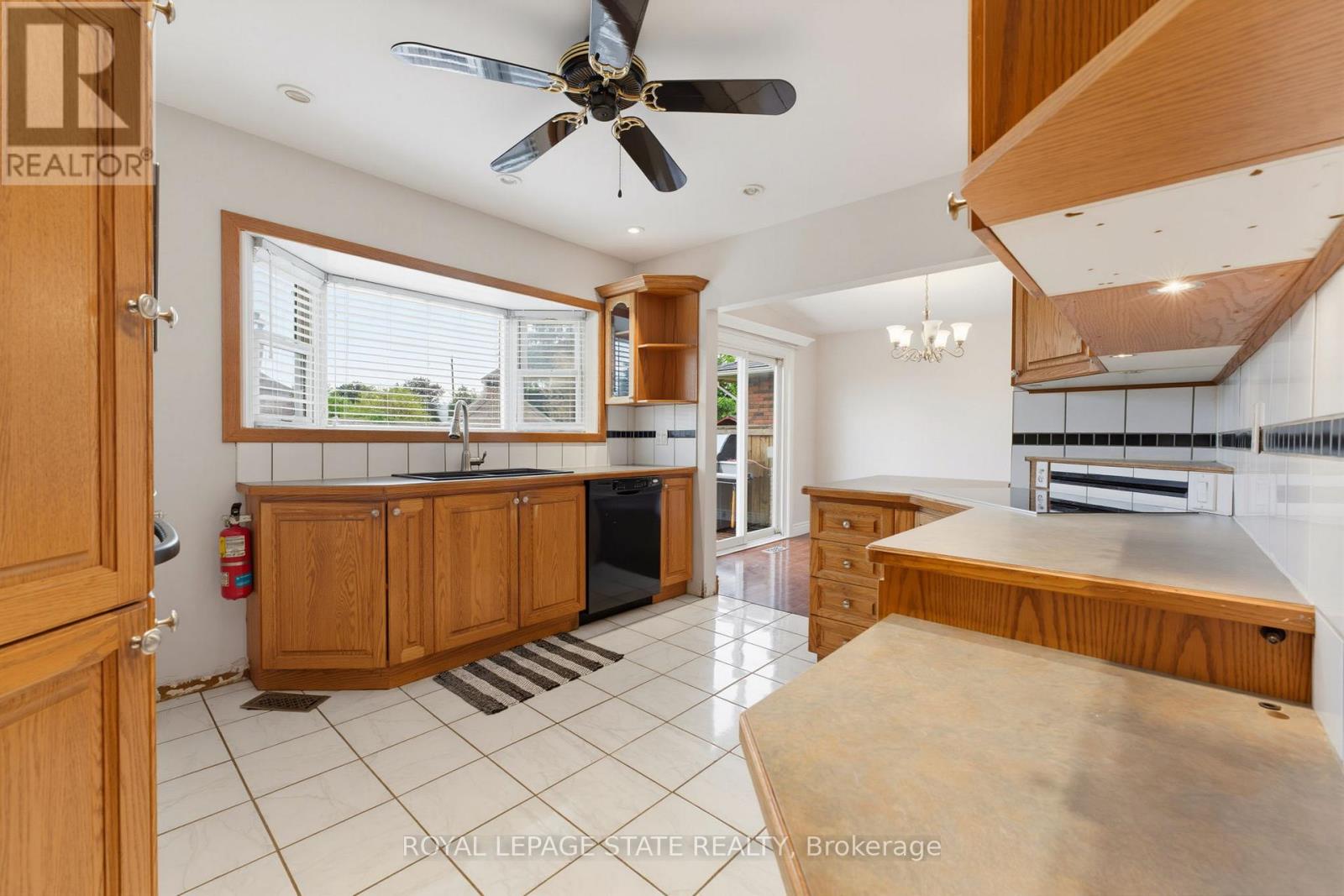 24 GRANDE AVENUE - 12