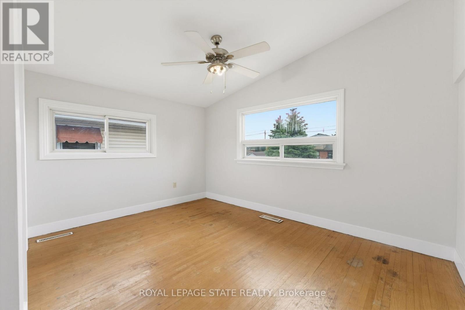 24 GRANDE AVENUE - 18