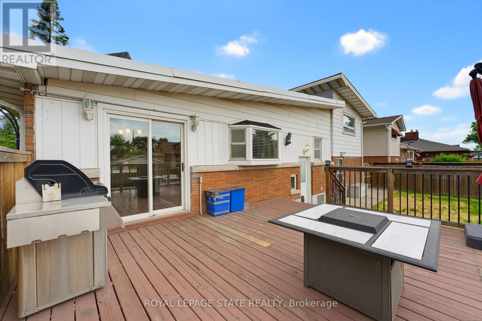 24 GRANDE AVENUE - 32