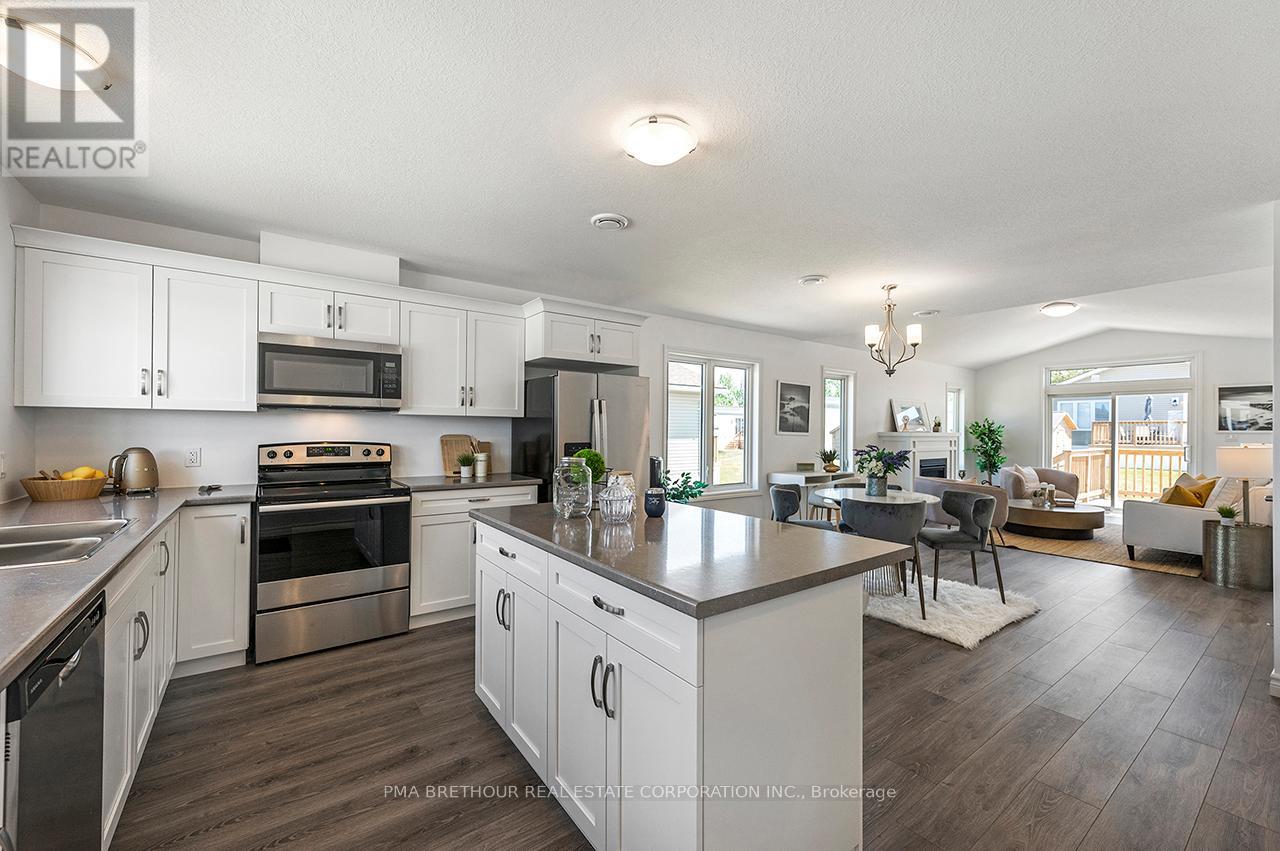 20 BLUFFS VIEW BOULEVARD - 10