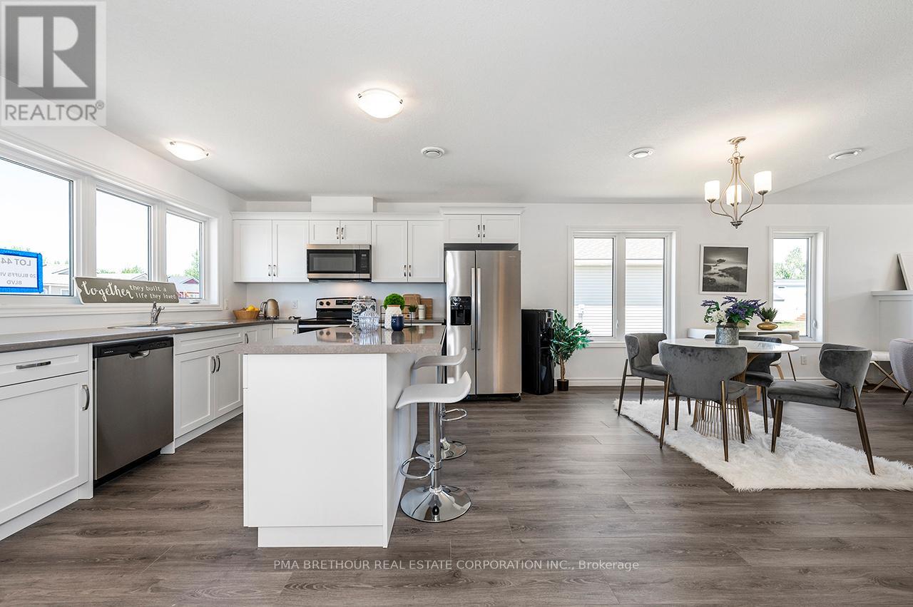 20 BLUFFS VIEW BOULEVARD - 11