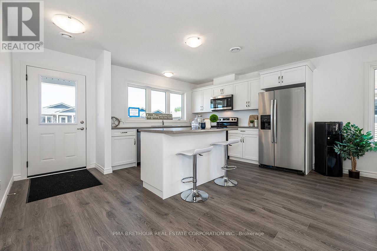 20 BLUFFS VIEW BOULEVARD - 12