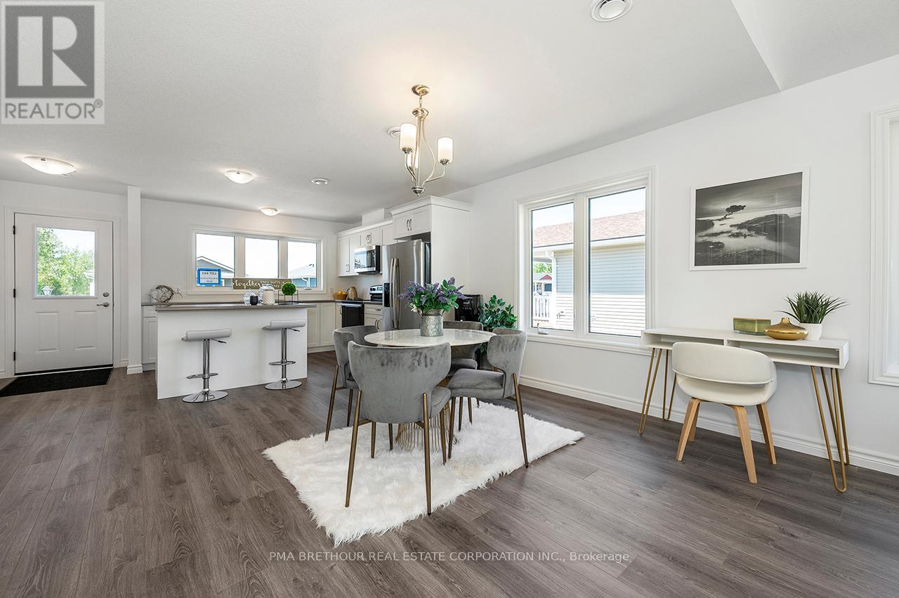 20 BLUFFS VIEW BOULEVARD - 15