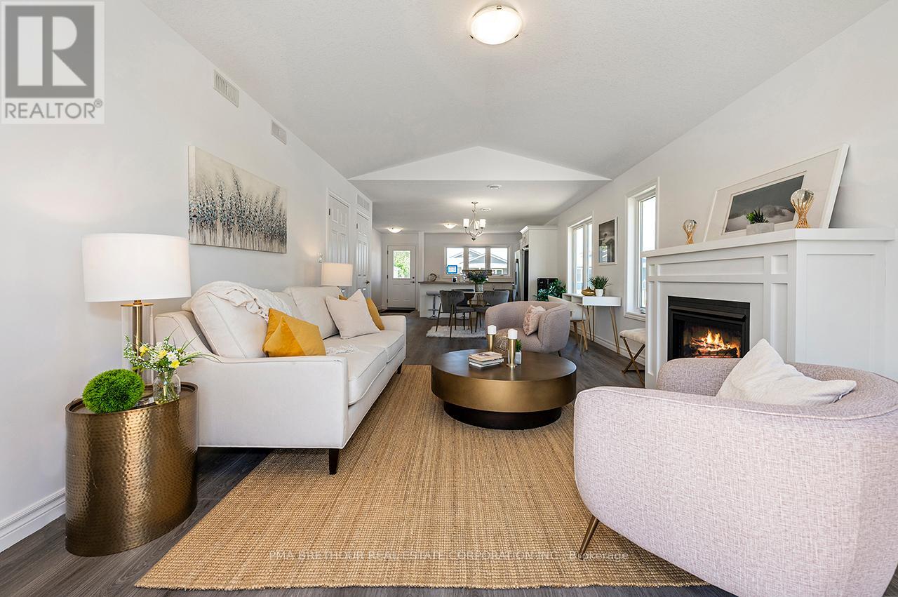 20 BLUFFS VIEW BOULEVARD - 17
