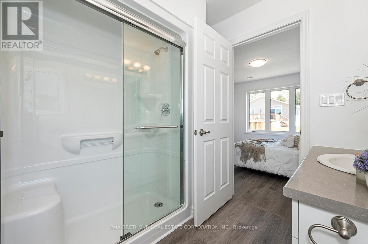 20 BLUFFS VIEW BOULEVARD - 26