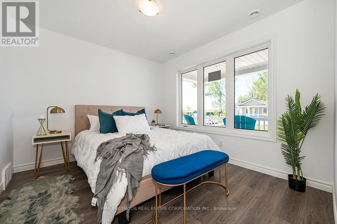 20 BLUFFS VIEW BOULEVARD - 28