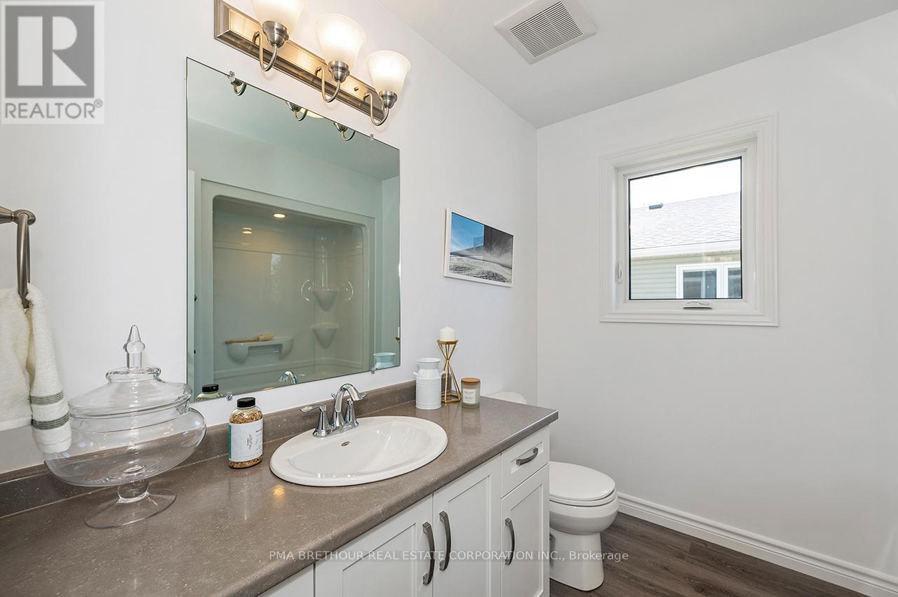 20 BLUFFS VIEW BOULEVARD - 31
