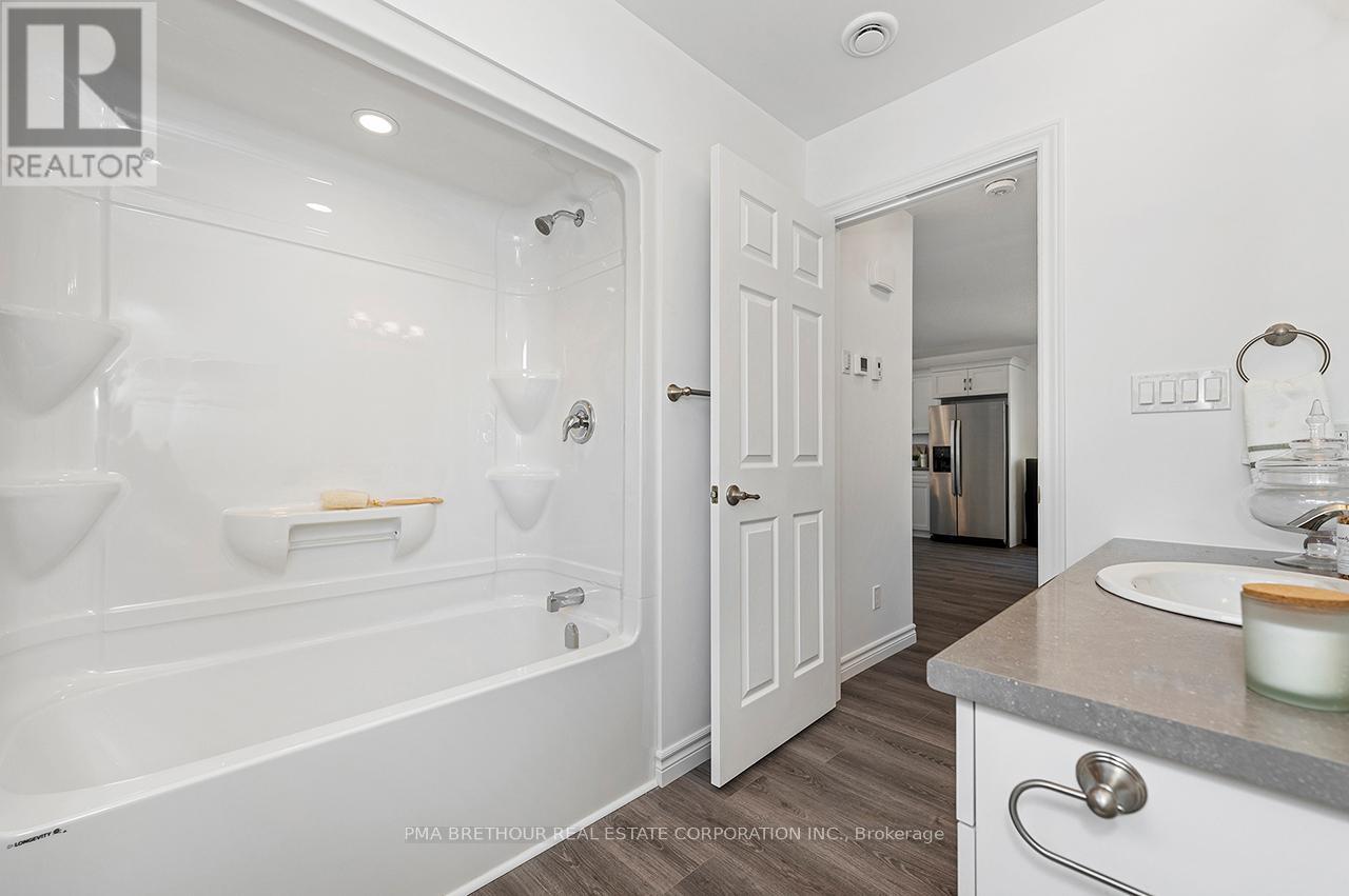 20 BLUFFS VIEW BOULEVARD - 32