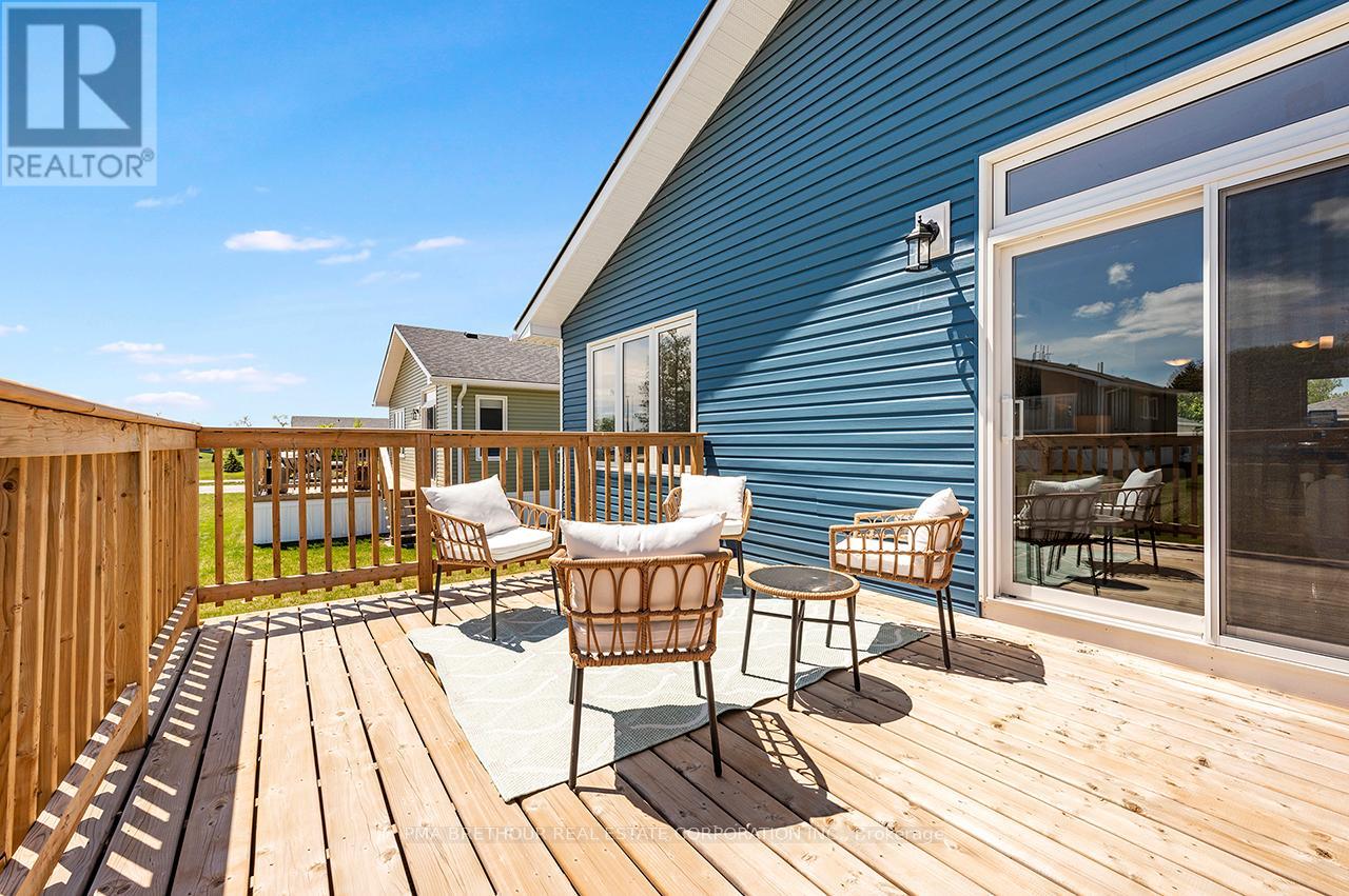 20 BLUFFS VIEW BOULEVARD - 7