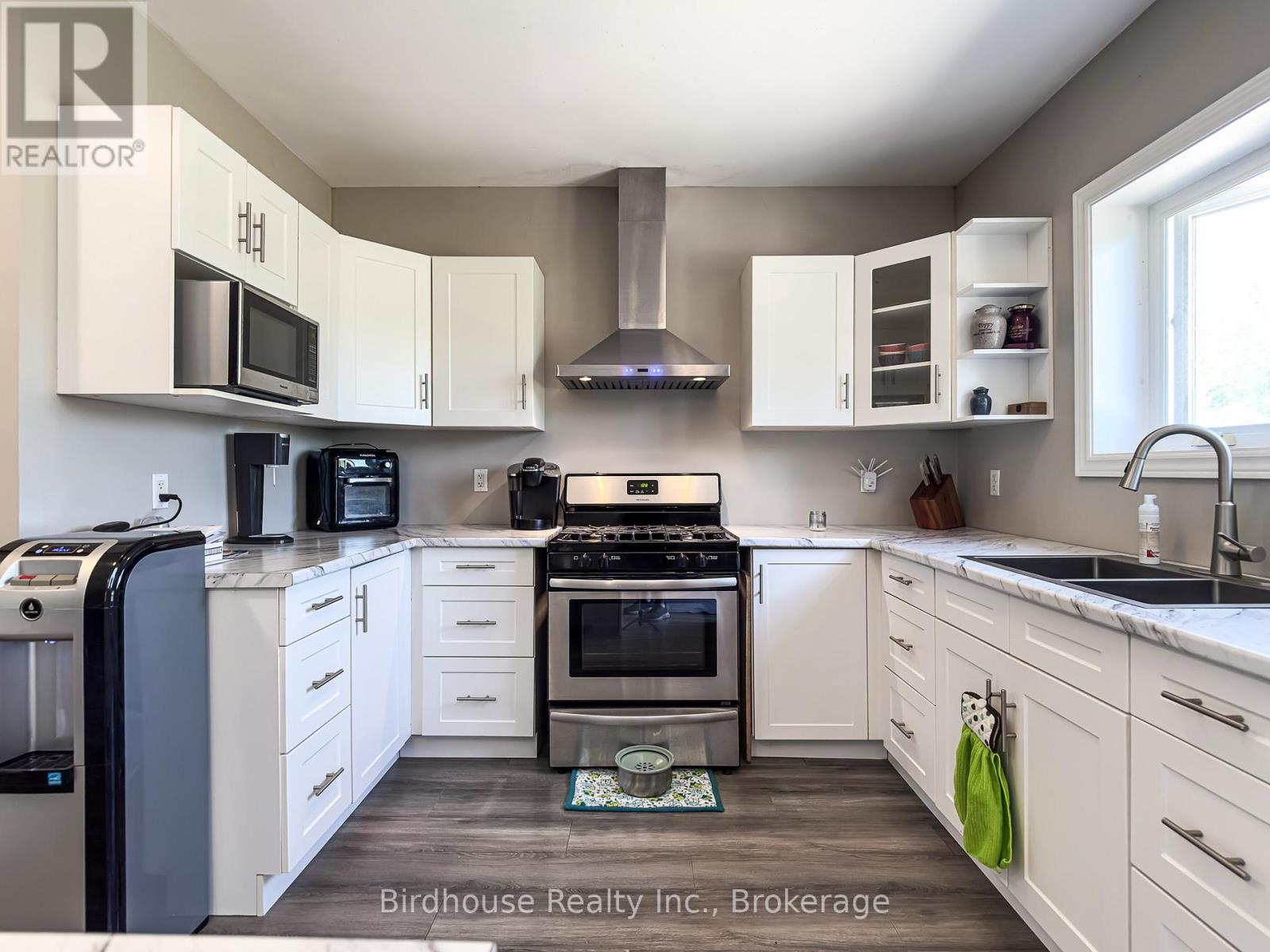 3399 GELERT ROAD - 14
