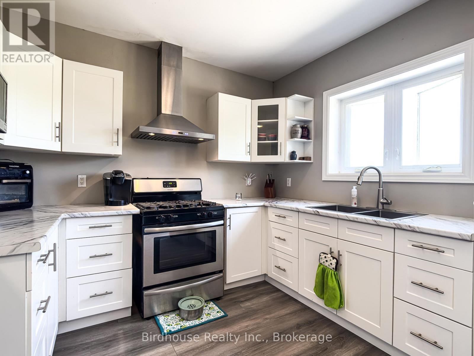 3399 GELERT ROAD - 15
