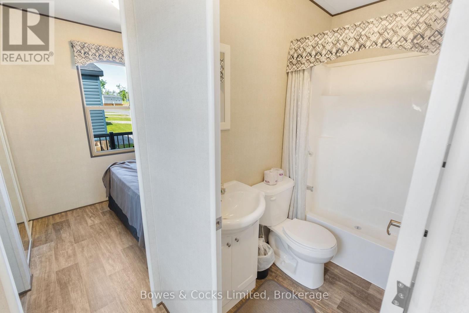 #10 LAMBTON 1235 VILLIERS LINE - 17