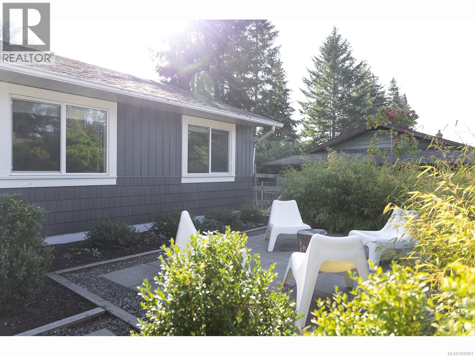 538 TAMARACK Dr - 33