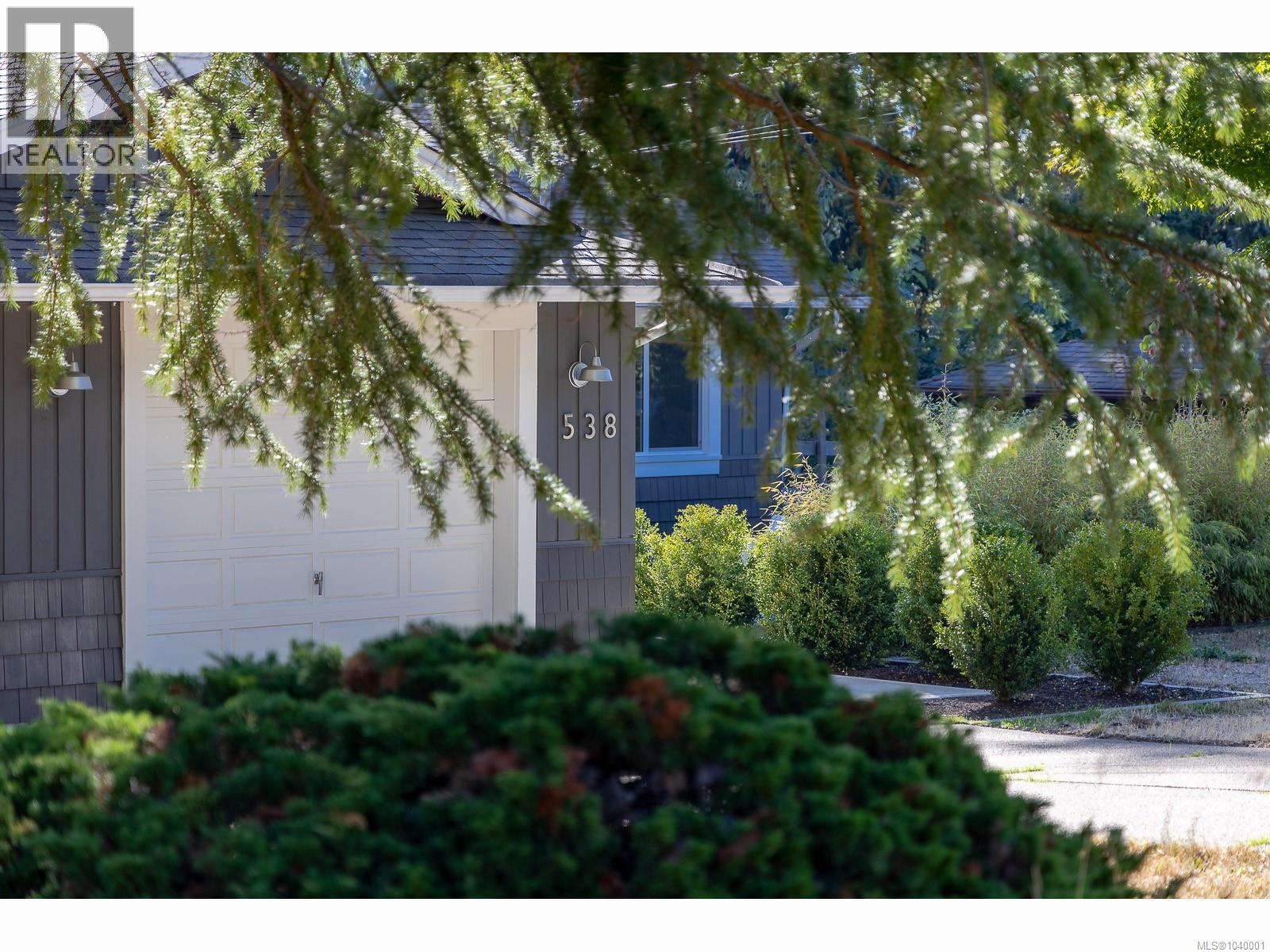 538 TAMARACK Dr - 35
