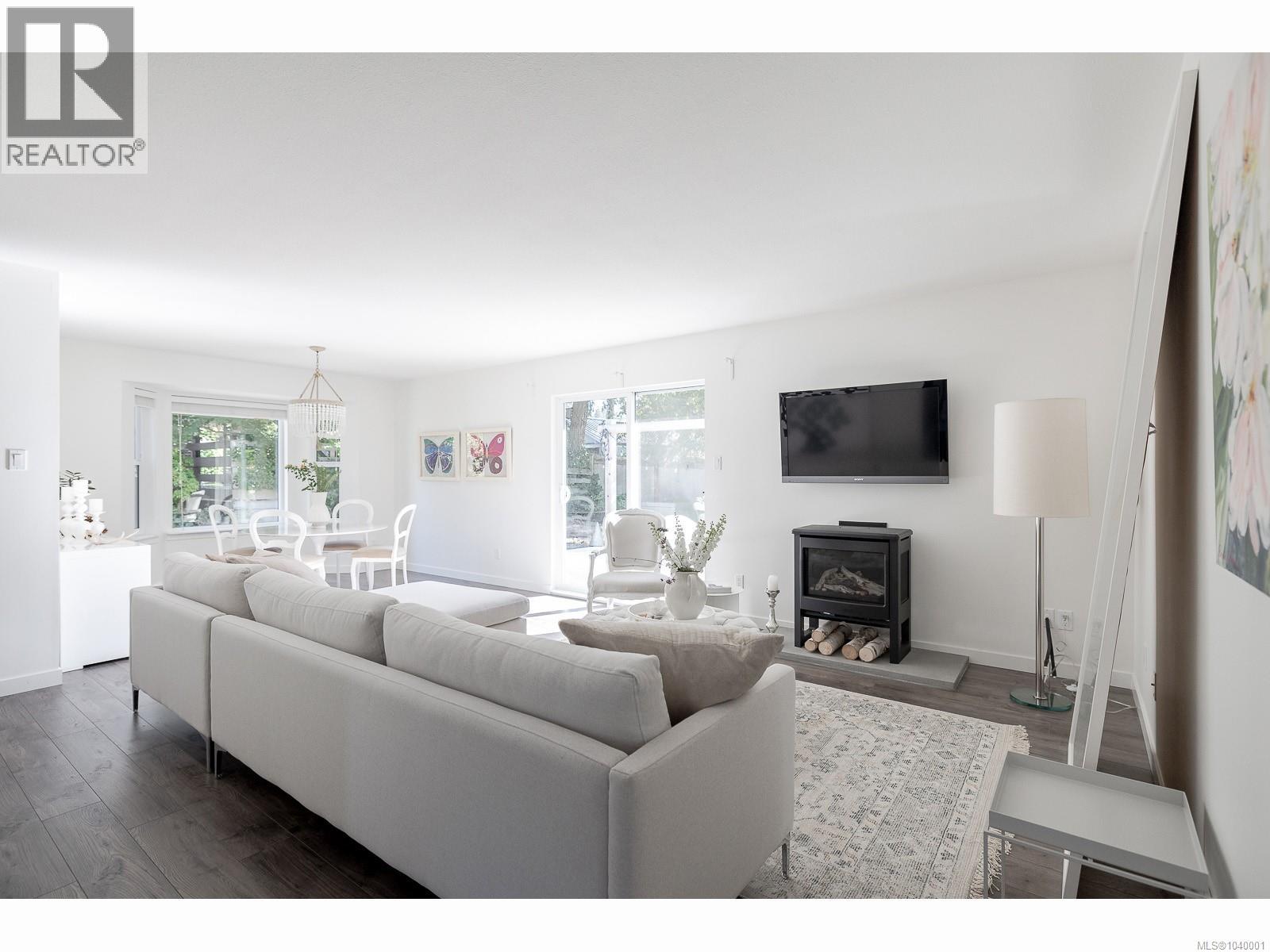 538 TAMARACK Dr - 6