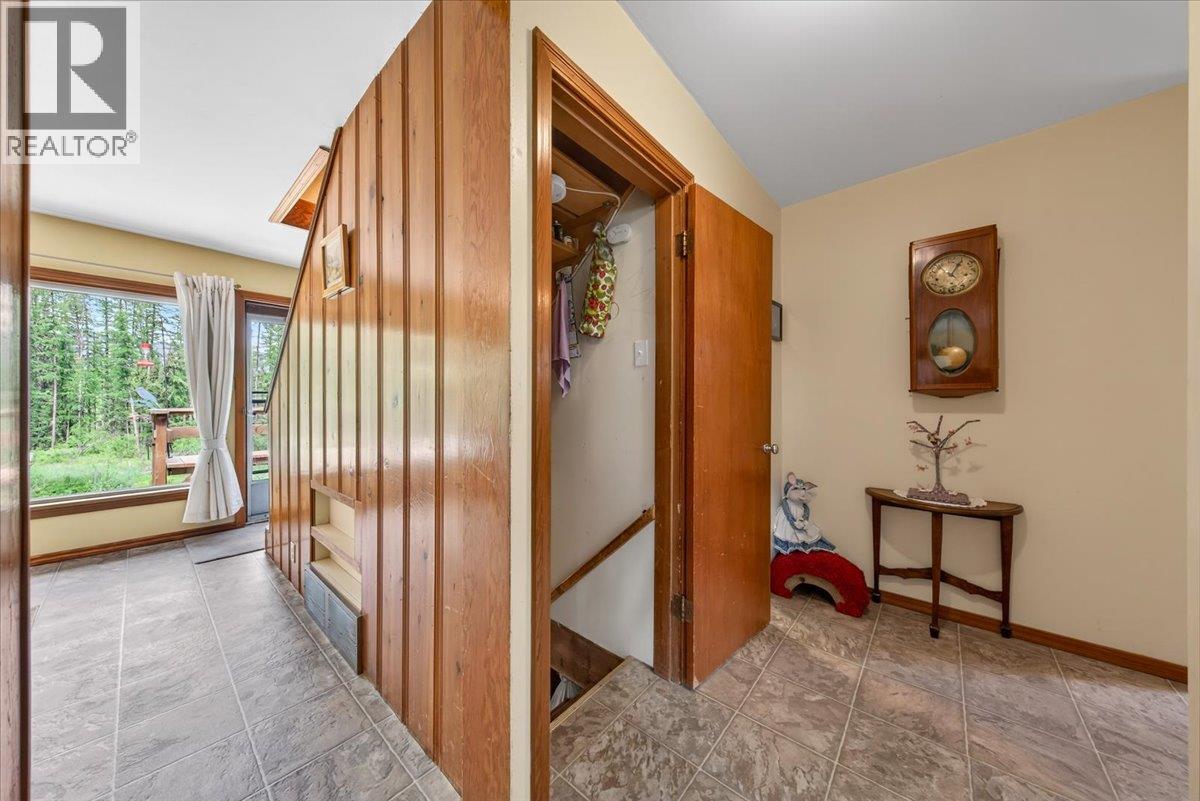 8807 Highway 95A - 26