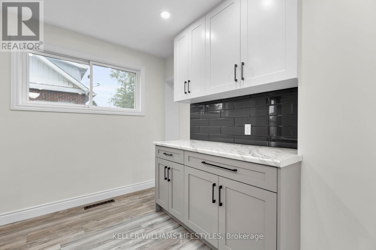 95 JOHN STREET E - 15