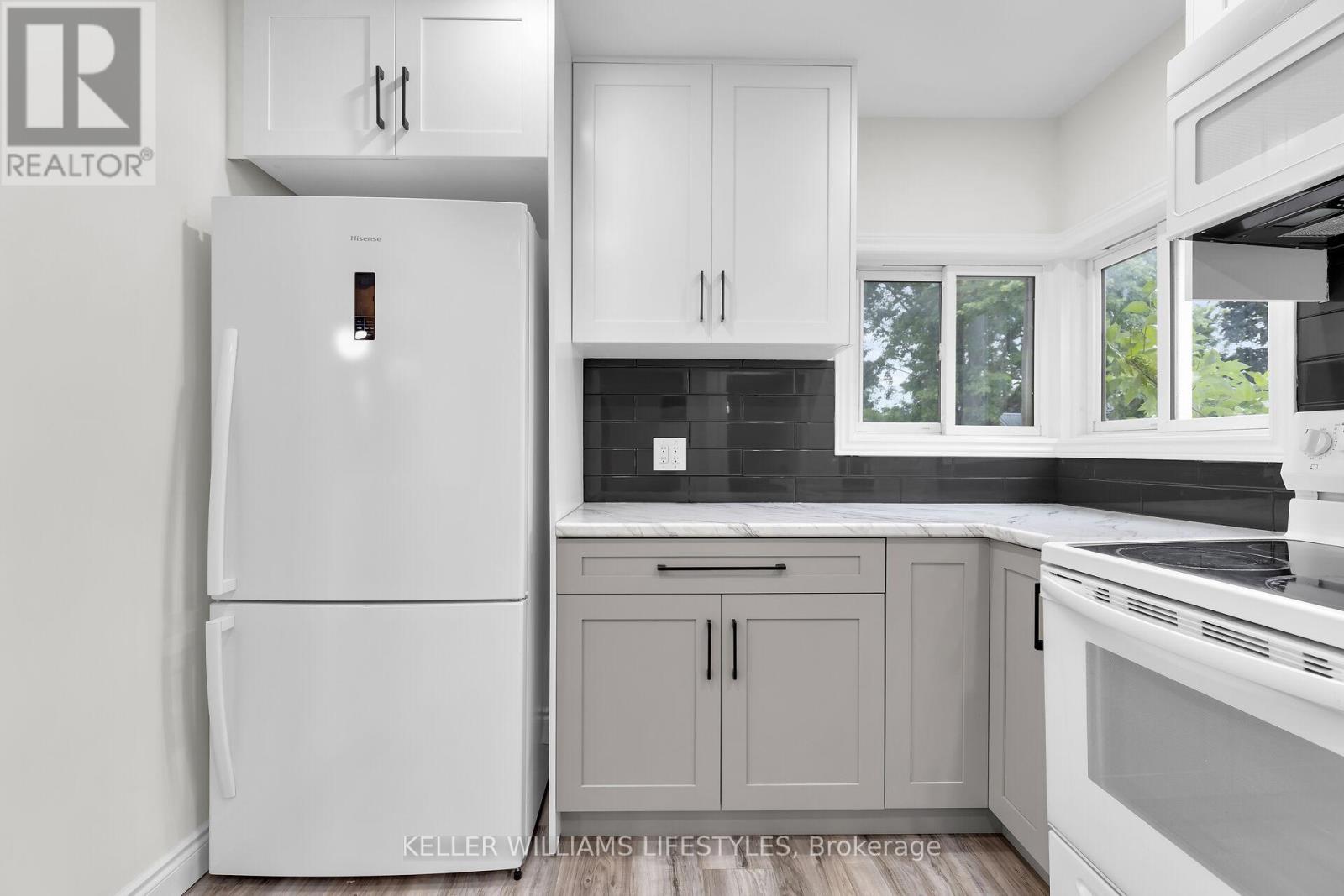 95 JOHN STREET E - 17