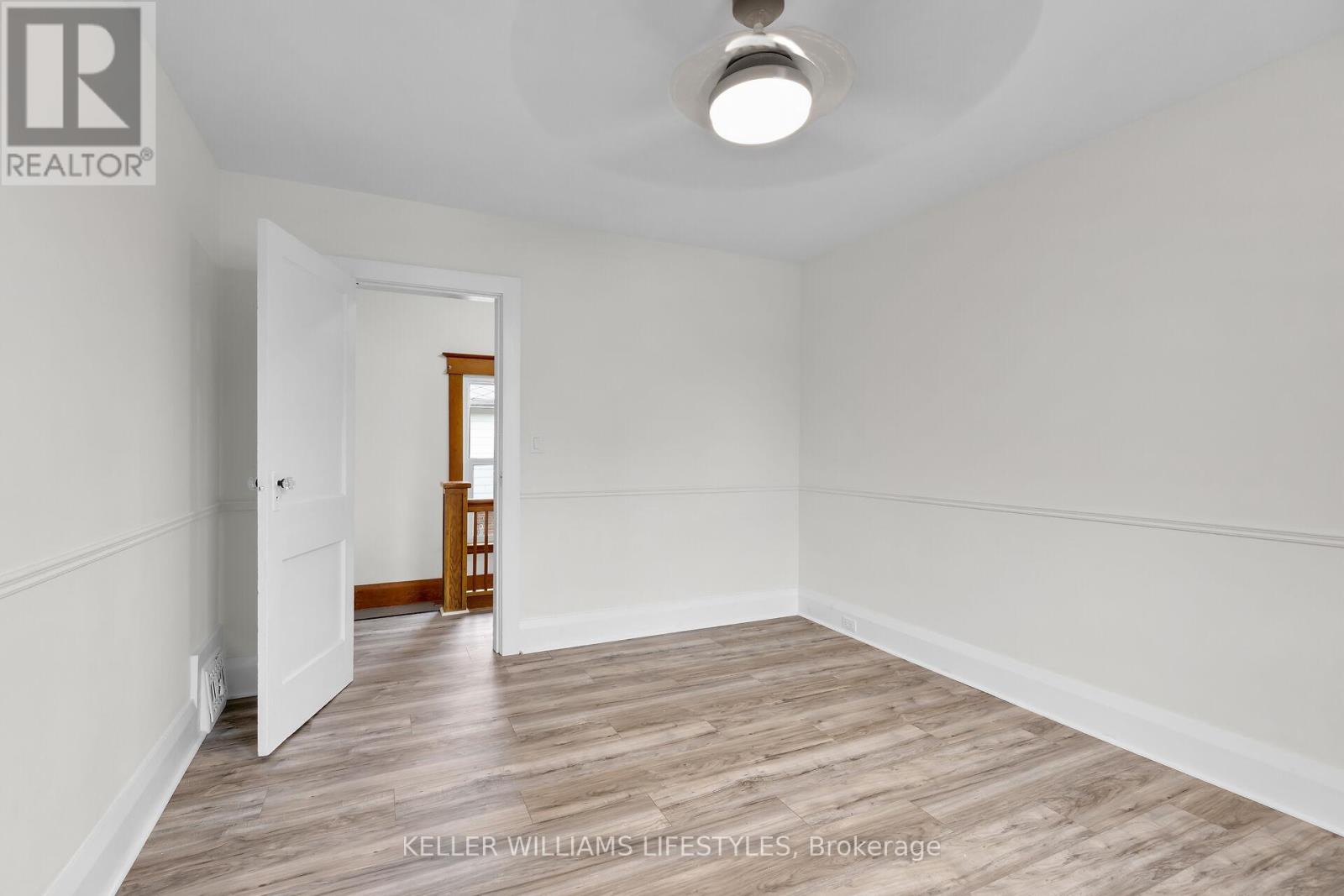 95 JOHN STREET E - 33