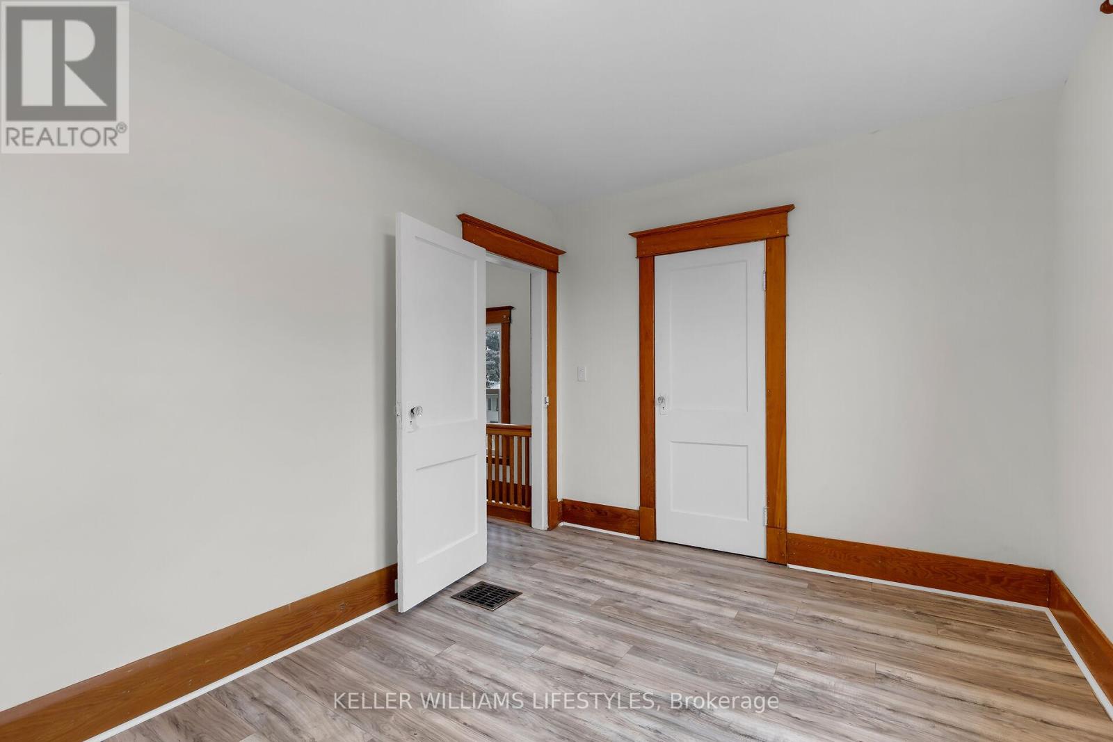 95 JOHN STREET E - 34