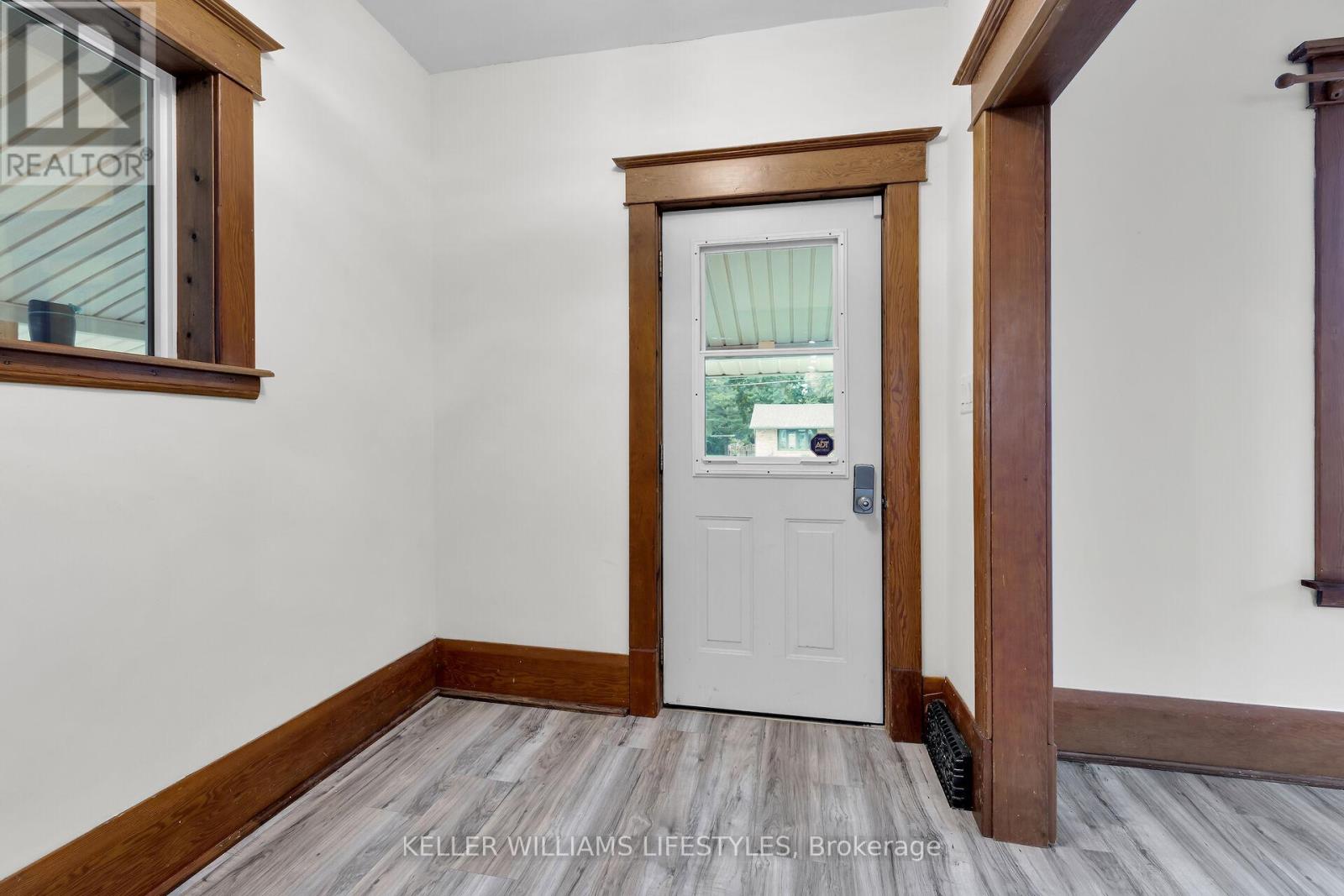 95 JOHN STREET E - 5