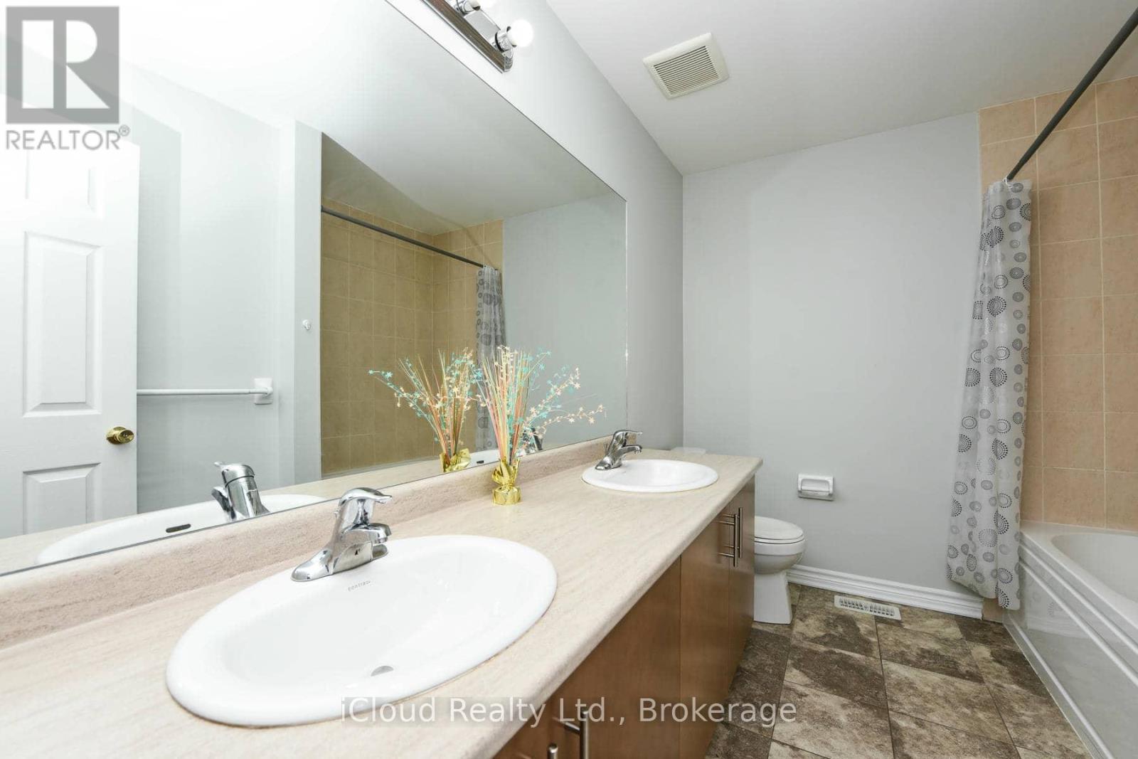 74 GAMMON CRESCENT - 28