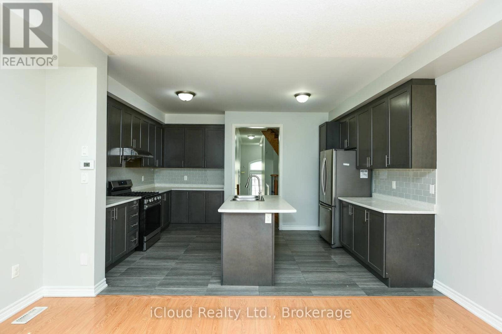 74 GAMMON CRESCENT - 9