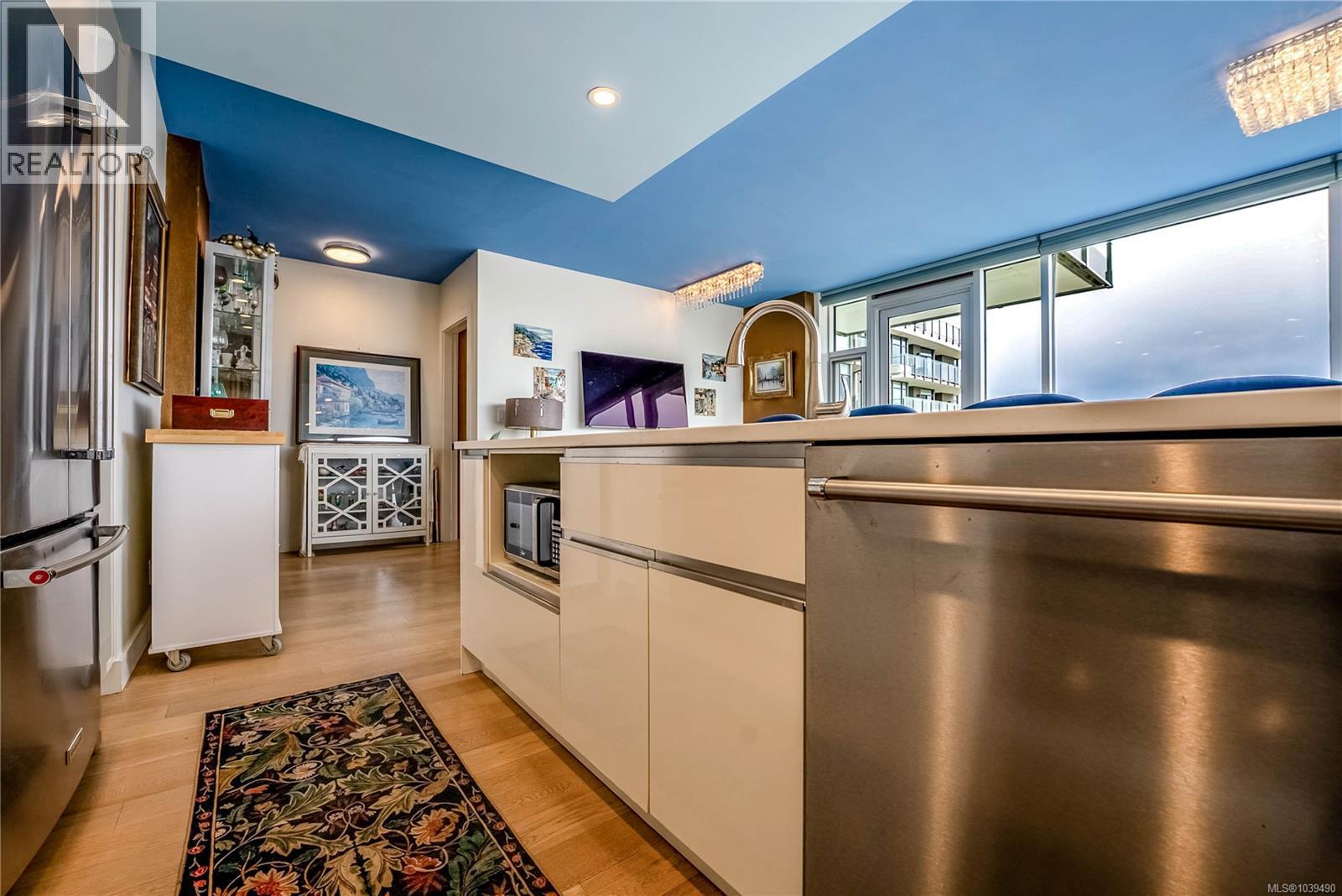 1402 989 Johnson St, Victoria