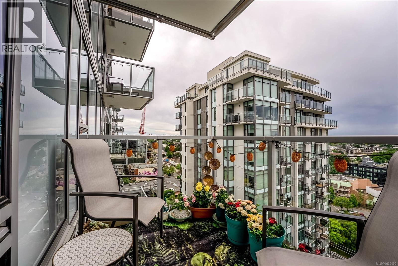 1402 989 Johnson St, Victoria