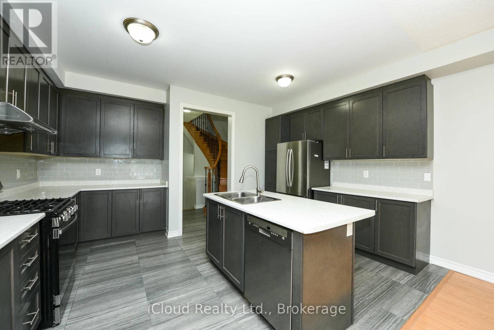 74 GAMMON CRESCENT - 11