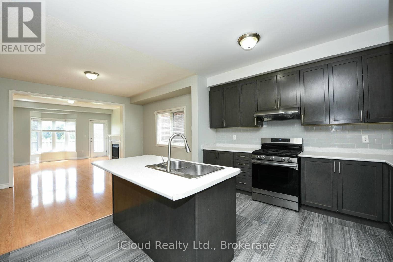 74 GAMMON CRESCENT - 12