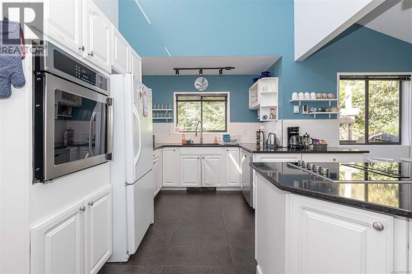 7954 West Coast Rd, Sooke