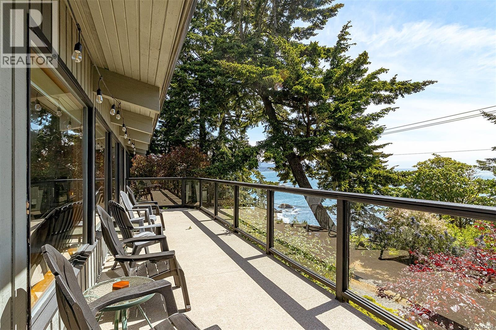 7954 West Coast Rd - 35