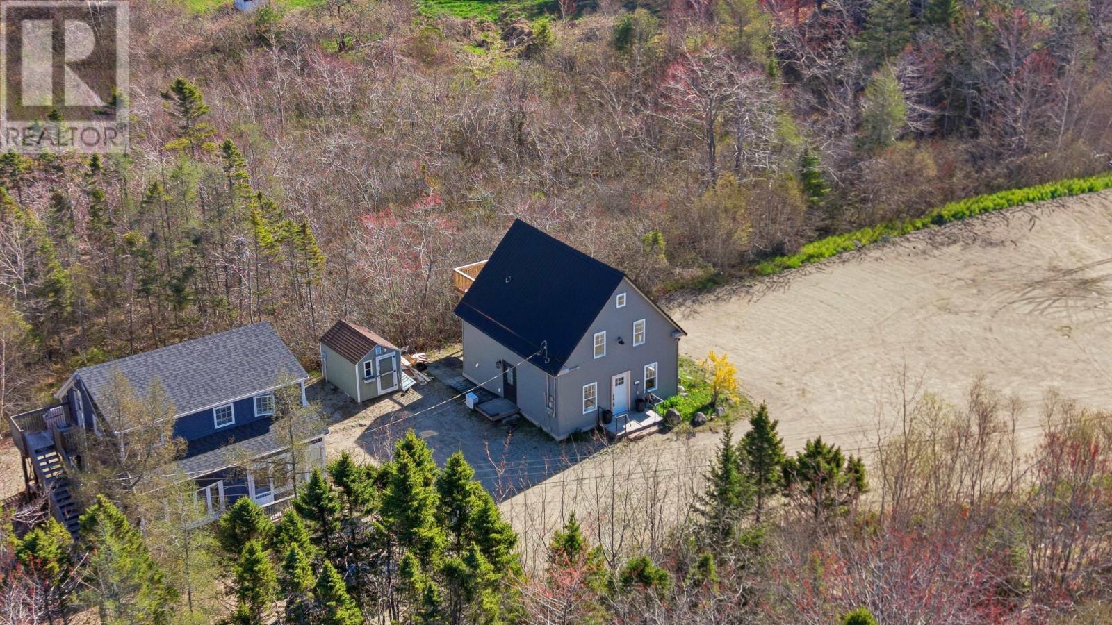 3760 Highway 3 - 4