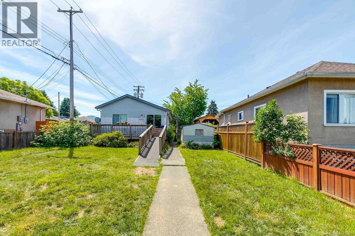 4360 Morton St - 3