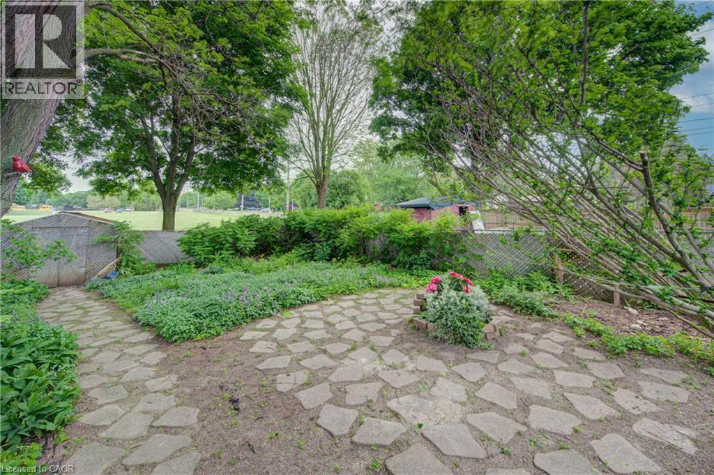 435A LEE Avenue - 34
