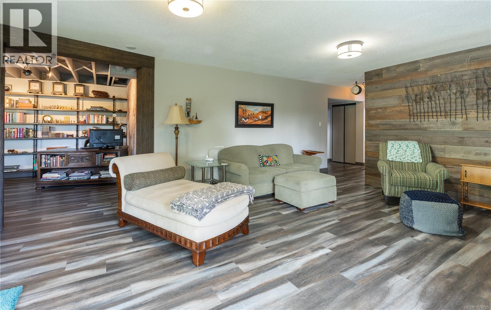 1569 Murdoch Rd - 52