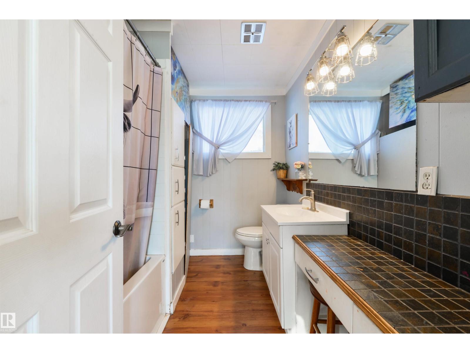 52309 RGE ROAD 22 - 18