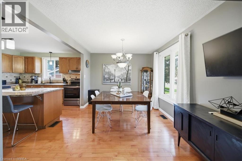 3-bedroom home for sale at 33 EDWARD Avenue, St. George ON · photo 11 of 40