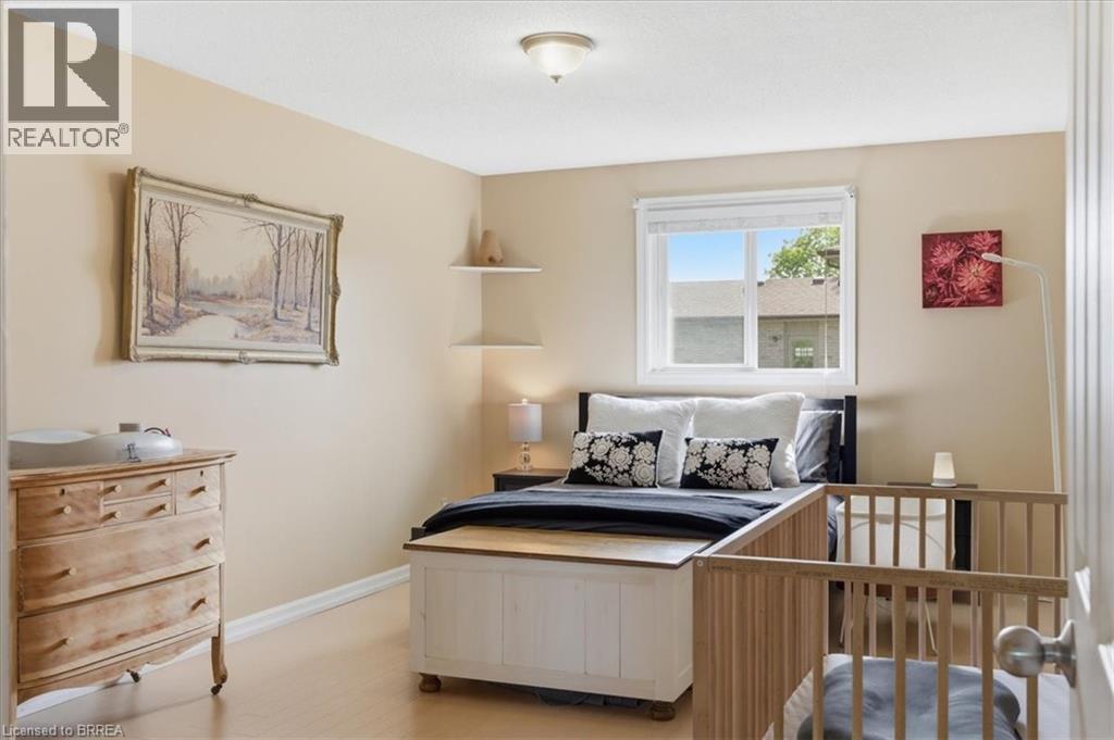 3-bedroom home for sale at 33 EDWARD Avenue, St. George ON · photo 16 of 40