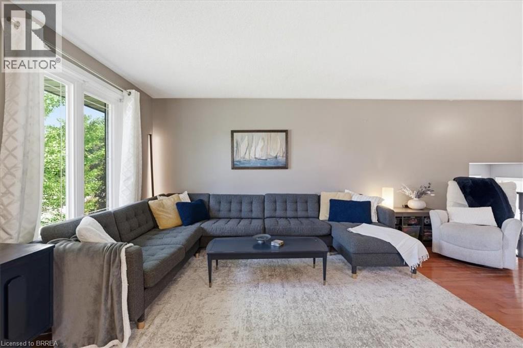 3-bedroom home for sale at 33 EDWARD Avenue, St. George ON · photo 9 of 40