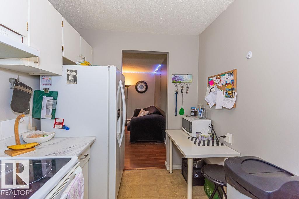#6 3819 76 ST NW - 11