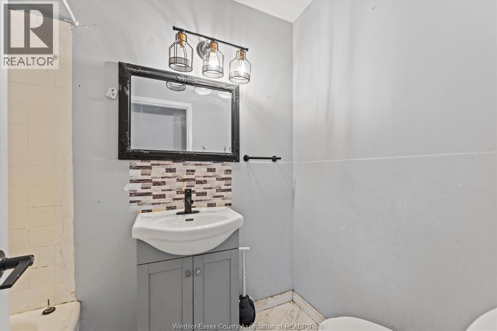4065 Dougall - 18