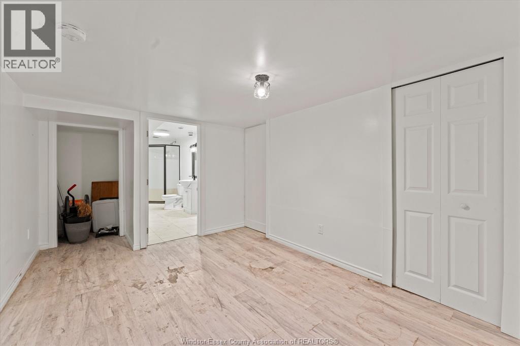 4065 Dougall - 25