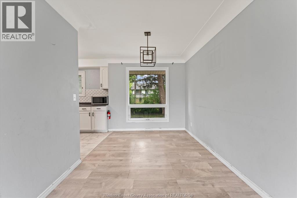 4065 Dougall - 9